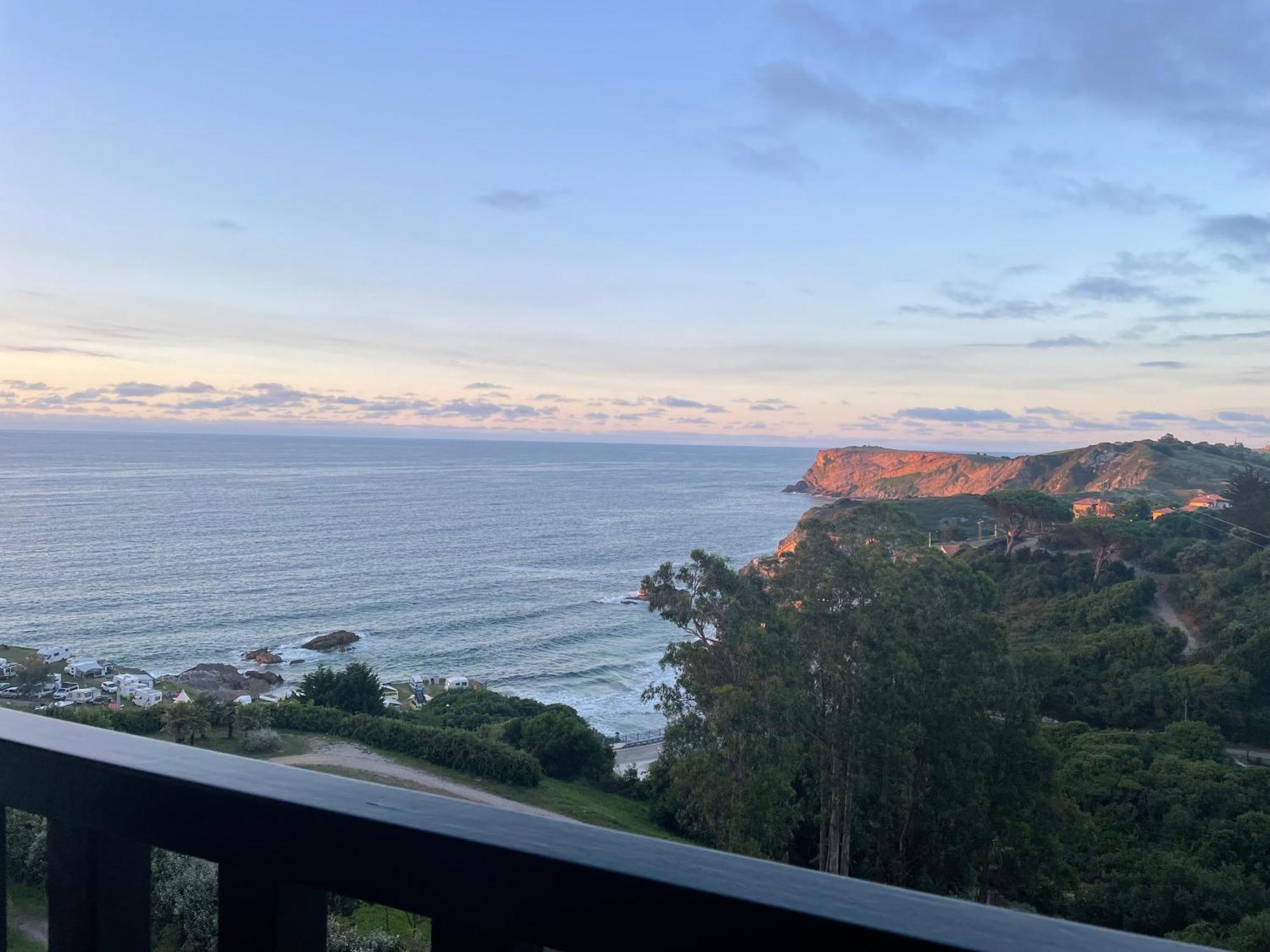 코밀라스 Bonito Duplex Con Vistas Al Mar 아파트 외부 사진